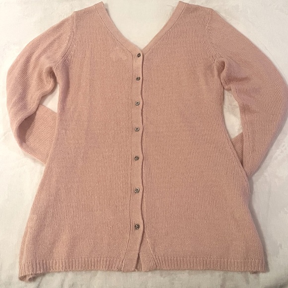 VENUS V-Neck | V-Back | Light Pink | M | Back Buttons | 100% Acrylic - Picture 2 of 6
